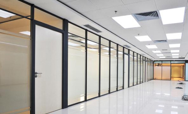 深圳 办公玻璃隔断装修设计风格有几种